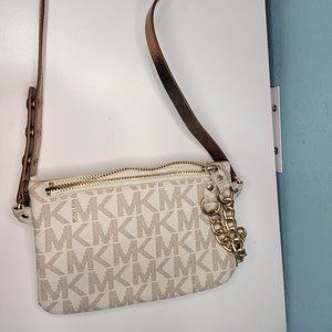 Michael Kors mini bag wristlet 7x5